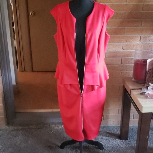 Dress - Picture 2 of 4